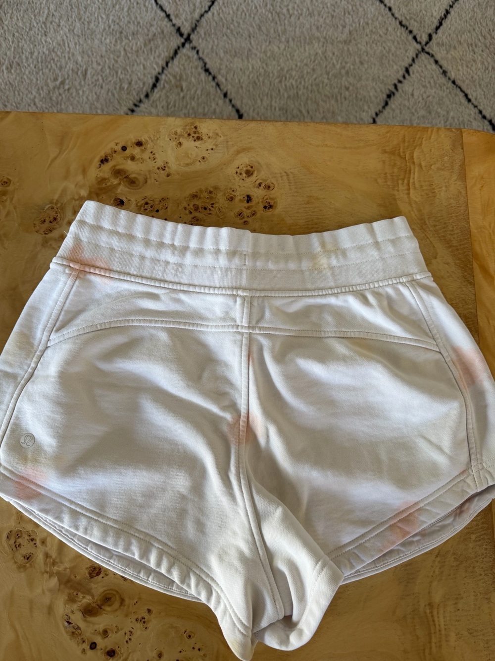 Lululemon Inner glow short - Picture 4 of 6